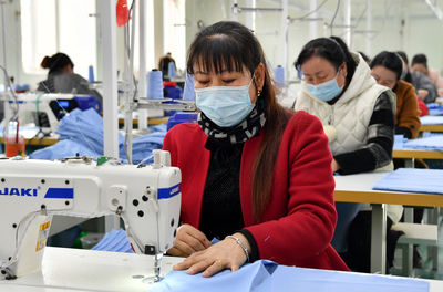 社區(qū)工廠(chǎng)有序復(fù)工 助力百姓脫貧增收