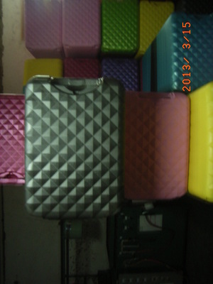 【提供拉桿箱外殼加工,ABS,PC ,ABS+PC】?jī)r(jià)格,廠(chǎng)家,圖片,旅行箱包,東莞市中堂80箱包廠(chǎng)-