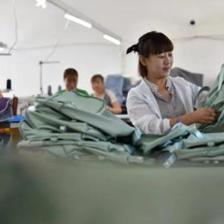 涿鹿箱包加工微工廠 小車間撬動大民生，280人年增收2萬元的共富密碼